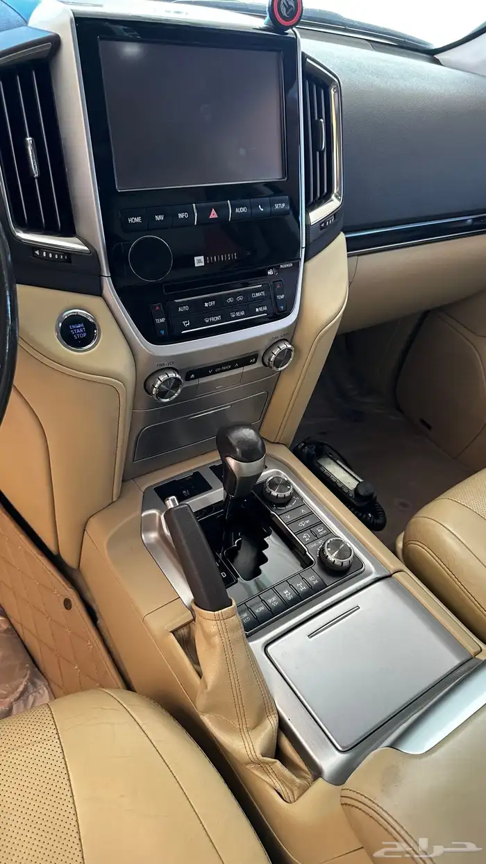 جيب لاندكروزر vx.s 2016 بريمي فل كامل 34