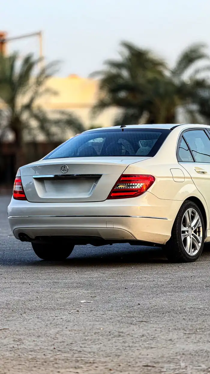 مرسيدس c180 للبيع 2012 4