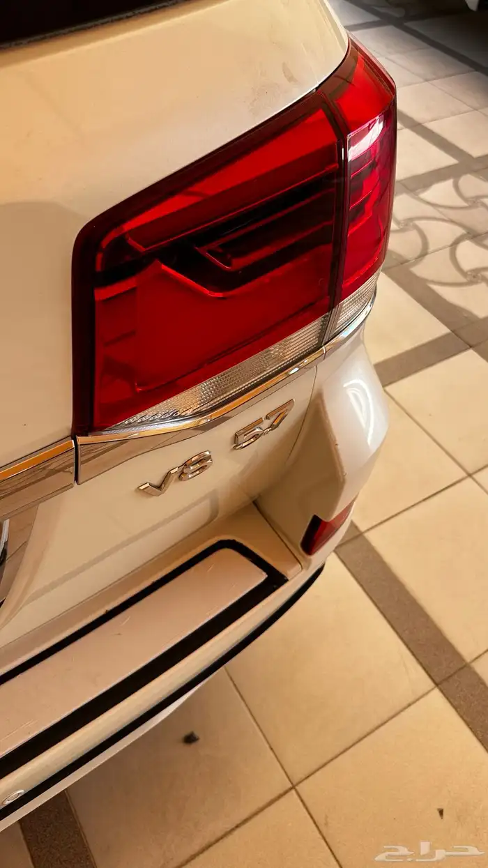 جيب لاندكروزر vx.s 2016 بريمي فل كامل 16