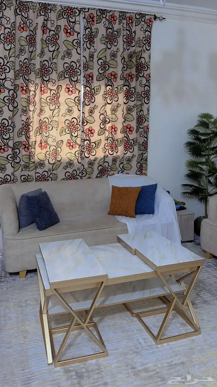 للبيع كنب و طاوله و غساله و و ثلاجة 4