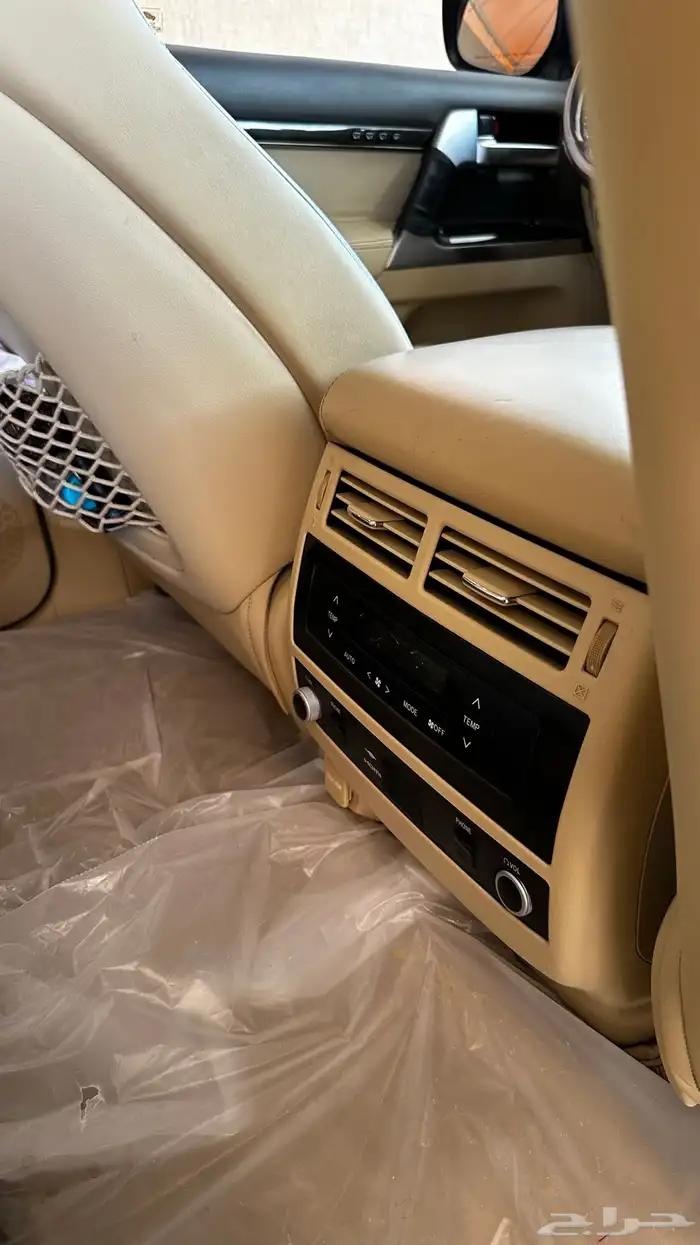 جيب لاندكروزر vx.s 2016 بريمي فل كامل 44