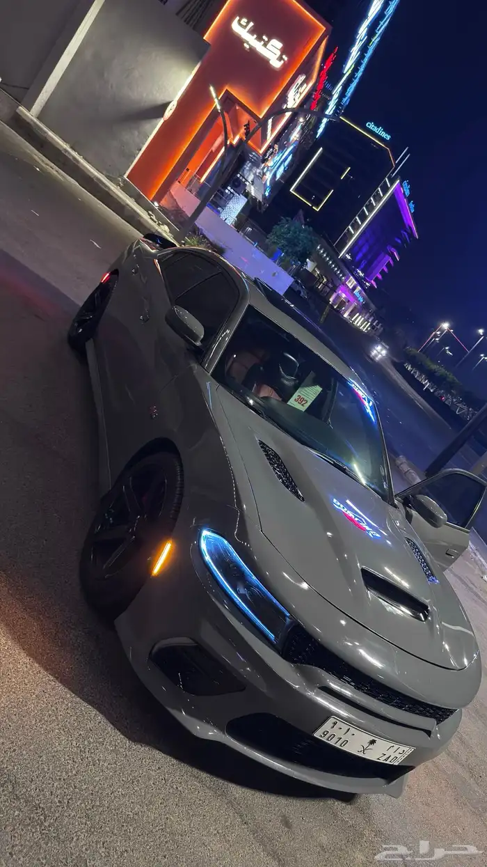 تشارجر لون اسمنتي 2
