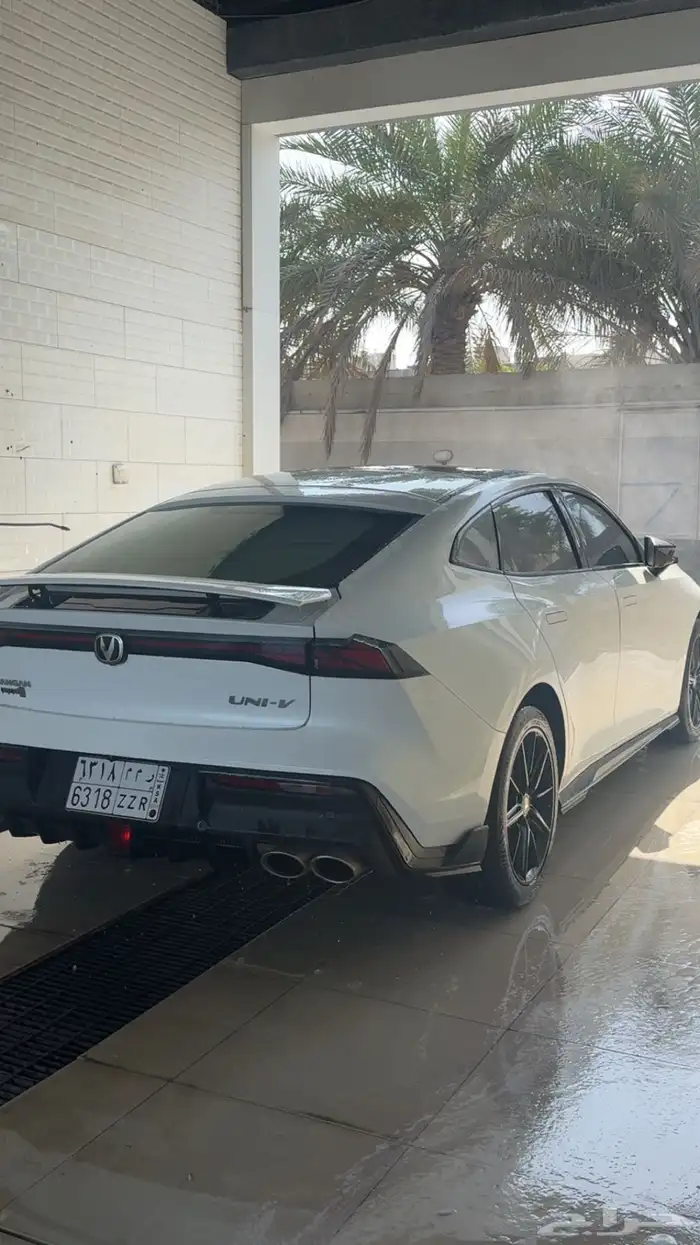 يونيv 4