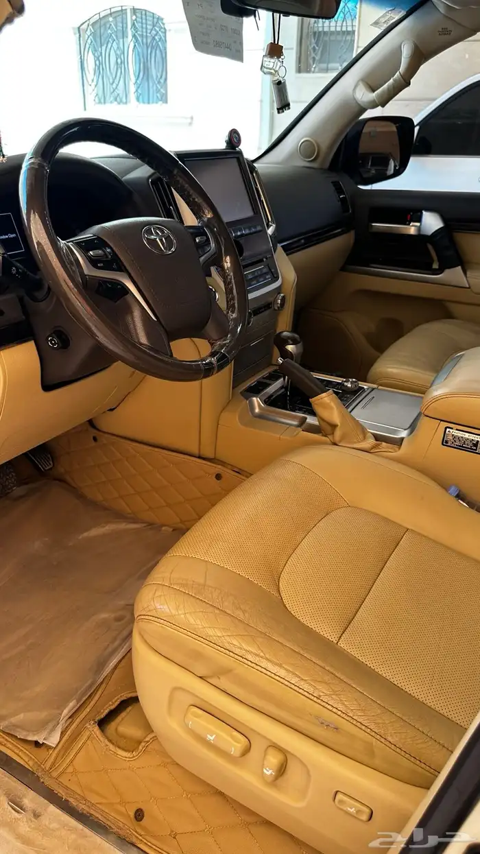 جيب لاندكروزر vx.s 2016 بريمي فل كامل 30