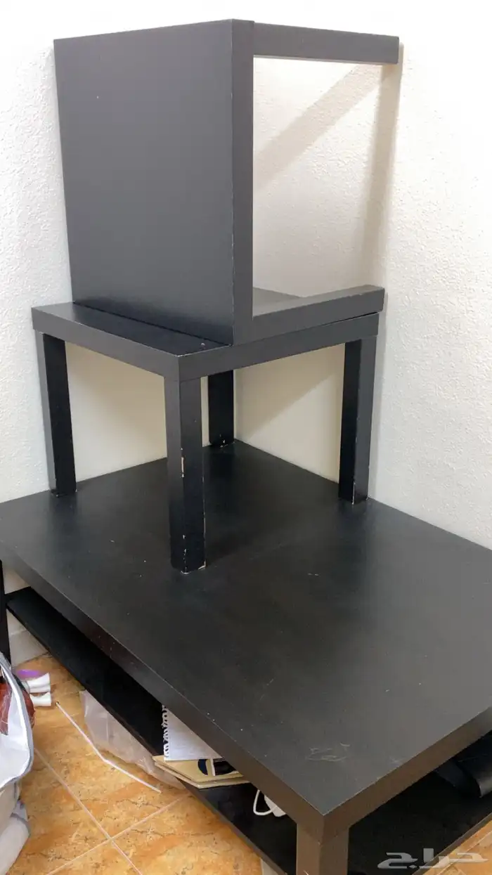 طاولتين صغيره مع طاوله كبير ابي فيها 300 0