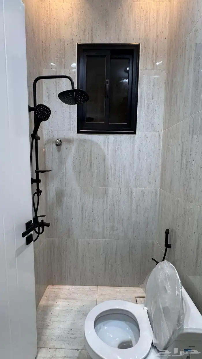 للبيع دور ارضى 6 غرف vip مع حوش من 580 الف دره الموسي 7