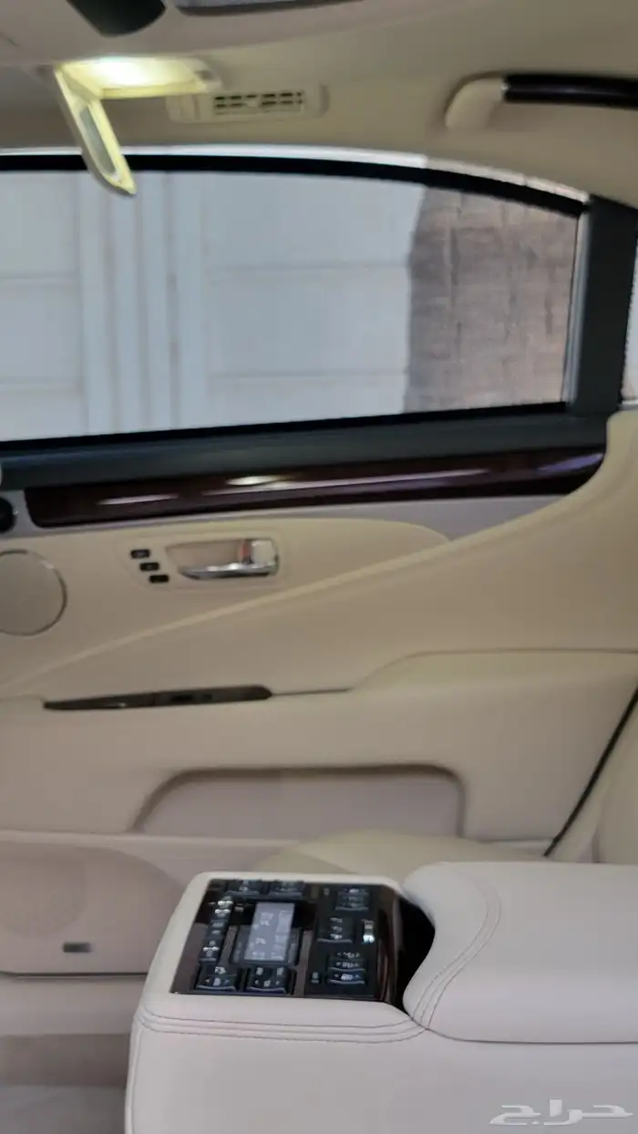 لكزس 2015 LS600 الفئة الفاخرة وكالة 32