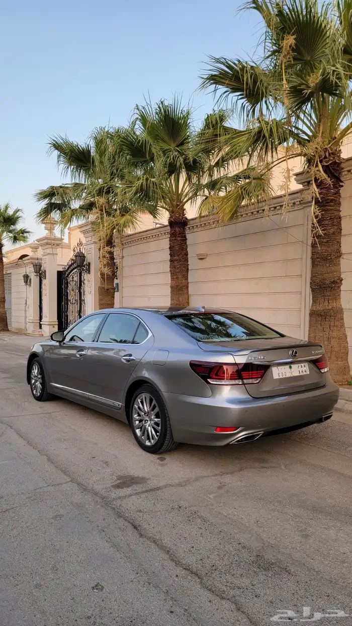 لكزس 2015 LS600 الفئة الفاخرة وكالة 4