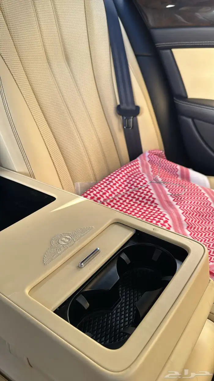 بنتلي 2015 4