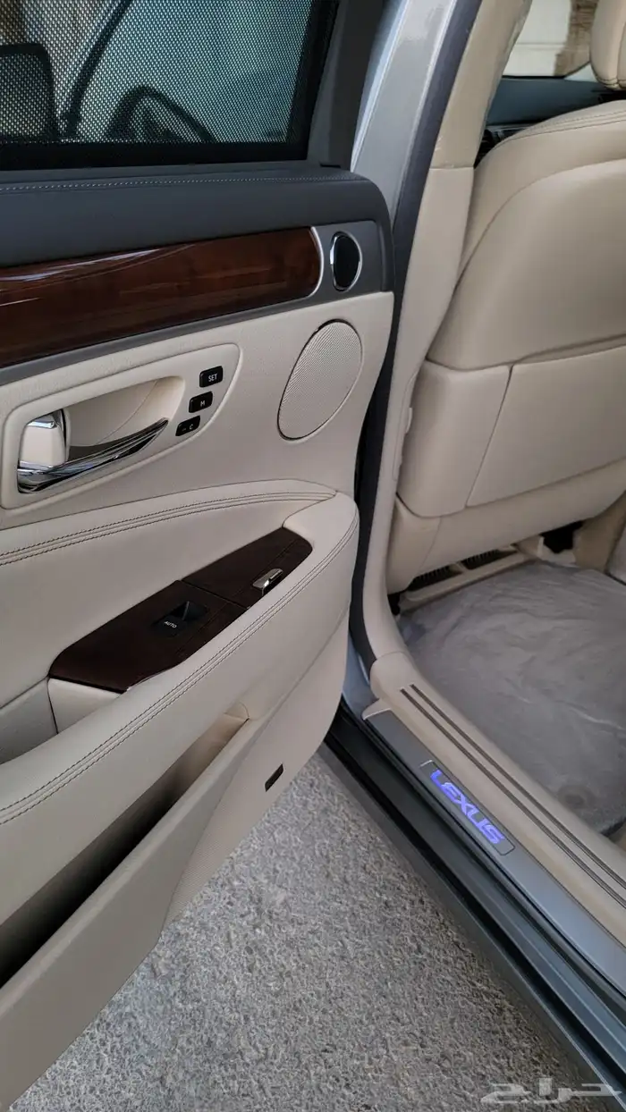 لكزس 2015 LS600 الفئة الفاخرة وكالة 46