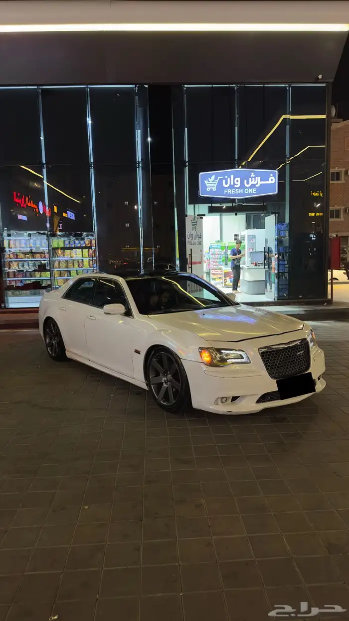 كرايزلر 2013 srt اس ار تي 0