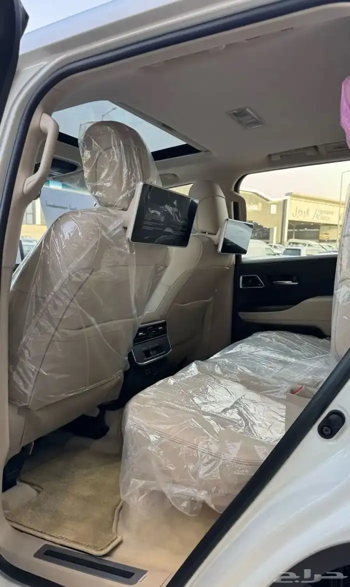 لاندكروزر 2025 21