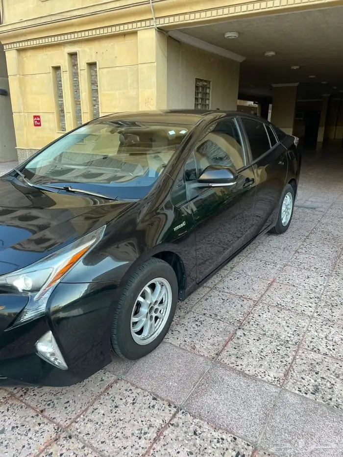 Toyota Prius Hybrid 2017 Dark Black .. 2
