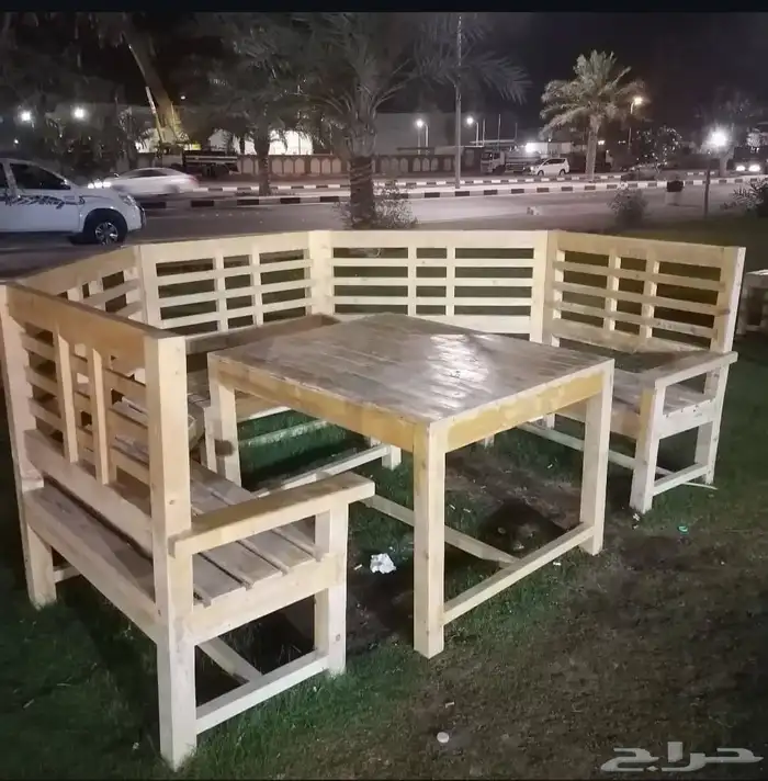 للبيع طاولات وكراسي خشب 0