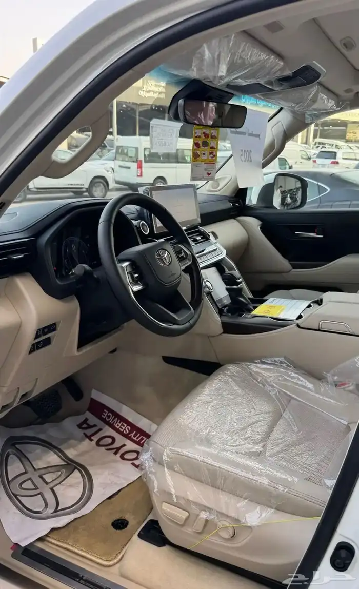 لاندكروزر 2025 22