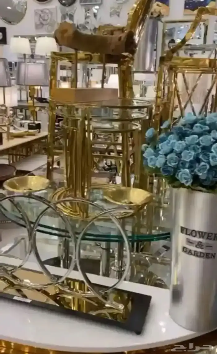 للبيع مستودع كامل للاثاث بسعر رخيص 1