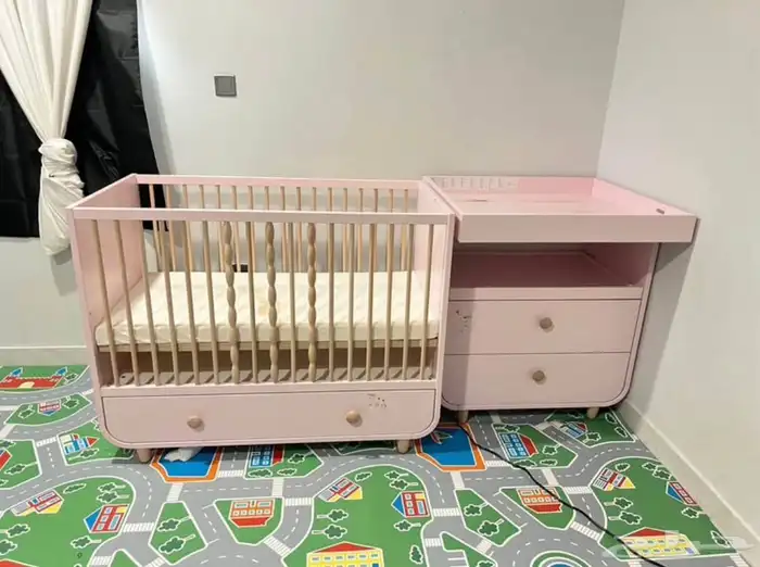 سرير اطفال مع دولاب 0