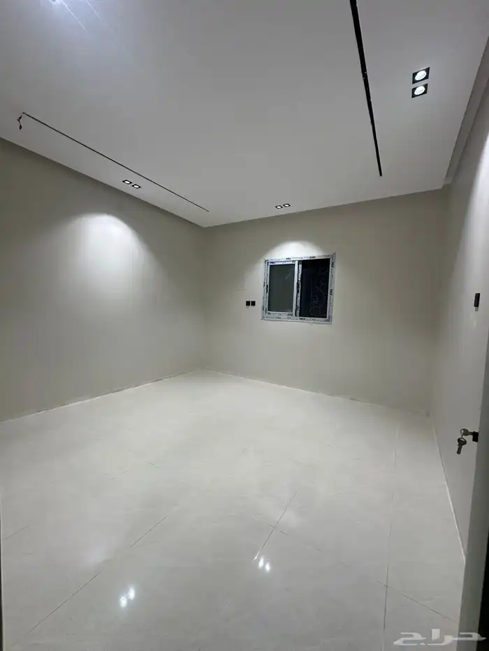 شقق جديده للإجار 3 و 4 غرف الطائف 5
