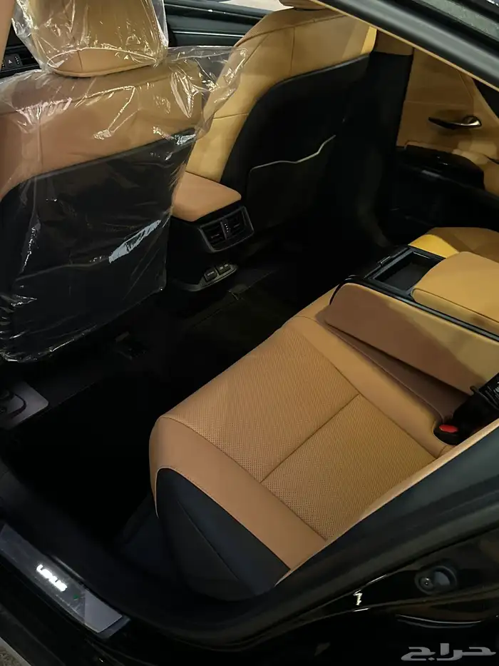 لكزس 2025 ES 350 بسعر 202.000 4