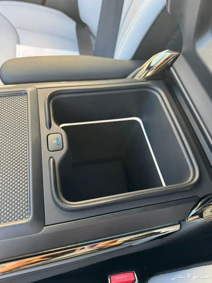 للبيع رانج روفر سبورت موديل 2025 - HSE اصفار فل كامل كندي 10