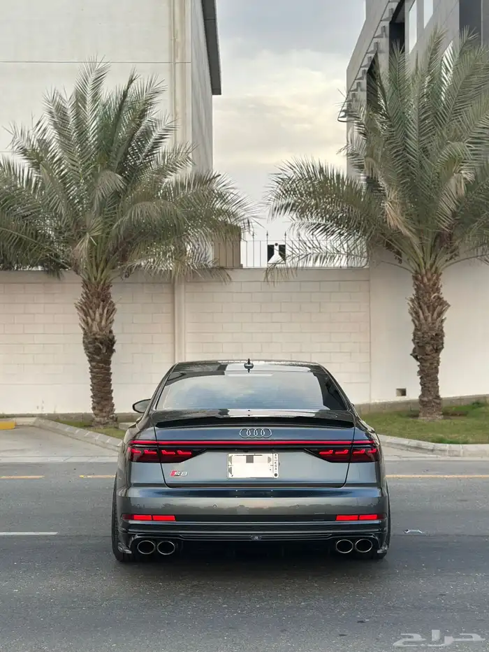 اودي S8 2021 12