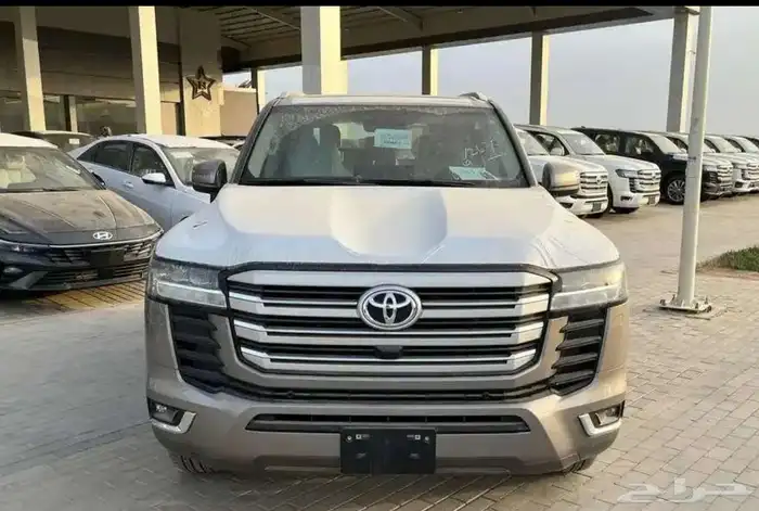 لاندكروزر 2025 16