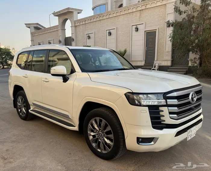لاندكروزر 2023 وكالة سعودي 7