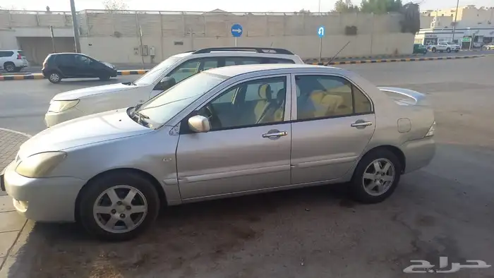 للبيع ميتسوبيشي لانسر موديل 2009 3