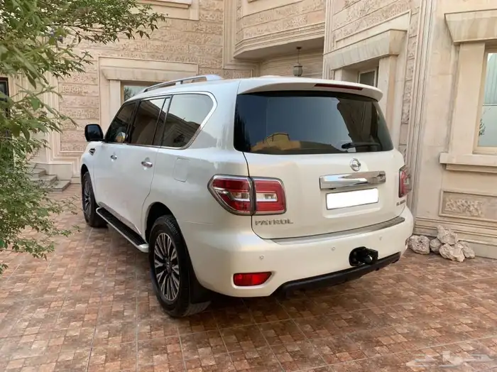 للبيع نيسان بلاتينيوم 2019 2