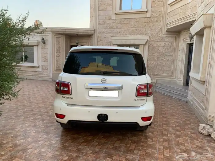 للبيع نيسان بلاتينيوم 2019 3