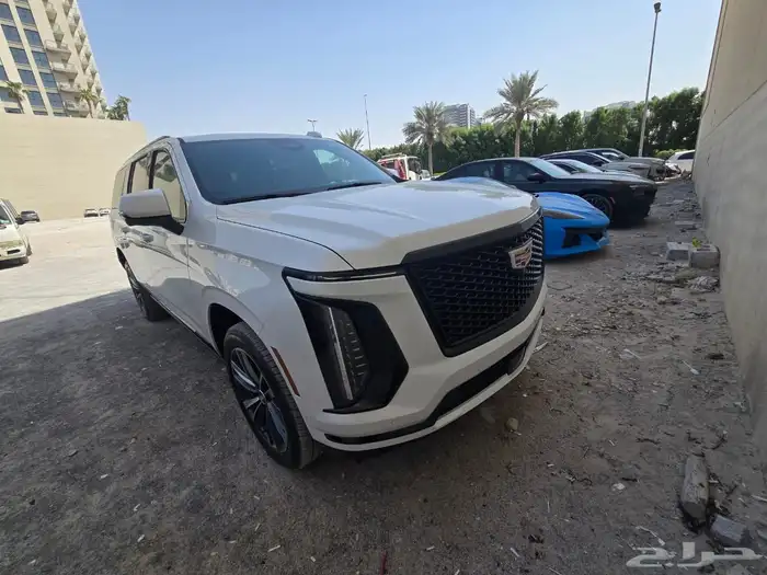 كاديلاك600 إسكاليد 2025في دبي 1