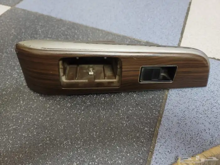 ديكور مع زر الزجاج الخلفي كامري 0