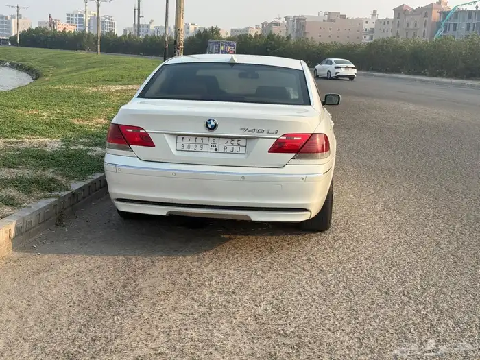 بي ام 740Li 2008 3