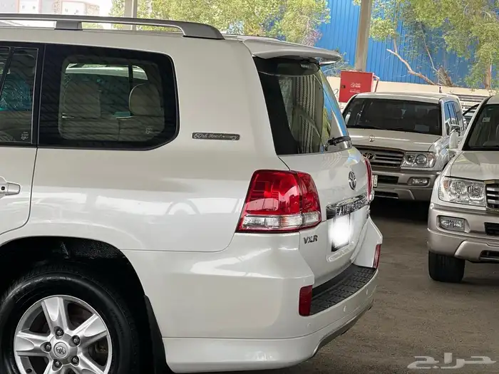 لاندكروزر وكالة سعودي 2011 VX.R 7