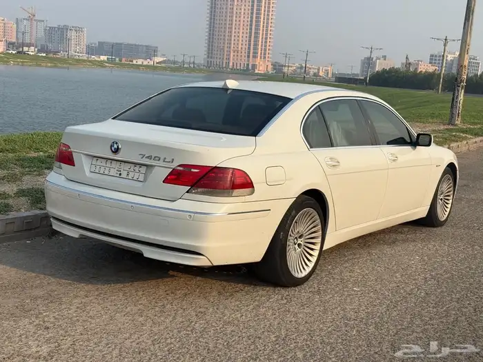 بي ام 740Li 2008 4