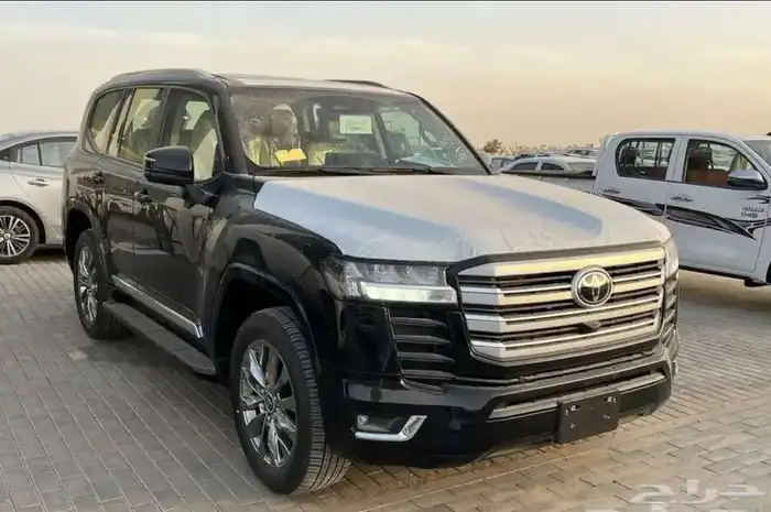 لاندكروزر 2025 12