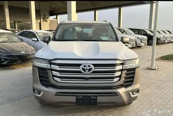لاندكروزر 2025 13