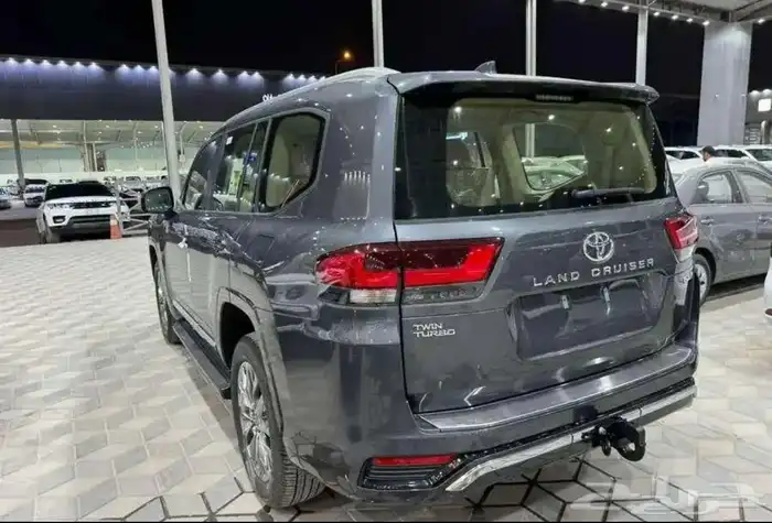 لاندكروزر 2025 2