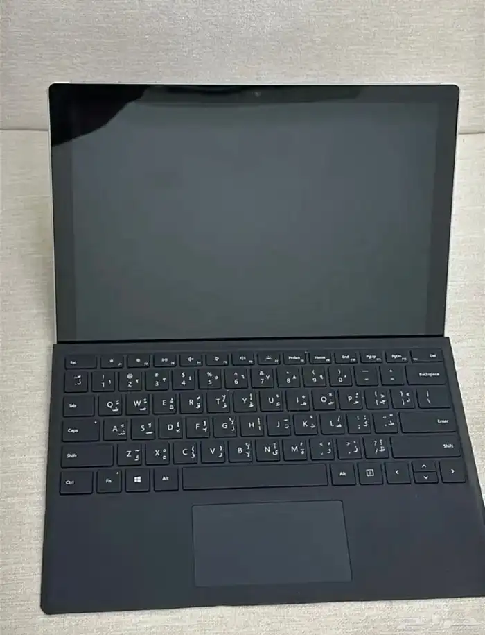 سيرفيس برو 5 جهازين في جهاز تابلت ولابتوب 1