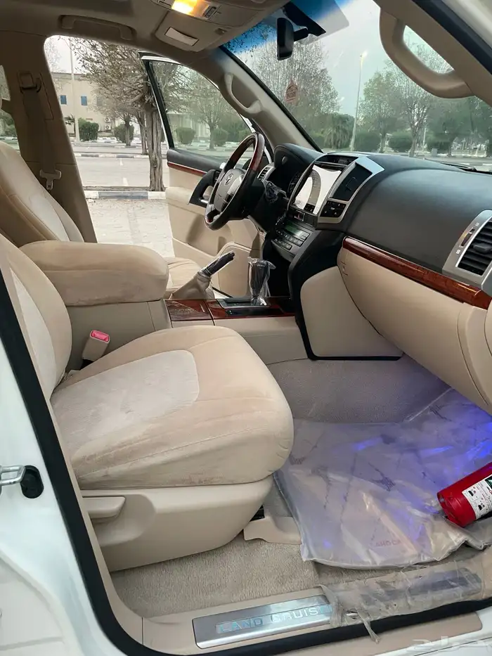 لاندكروزر 2015 بريمي فل كامل (مخزن) 23