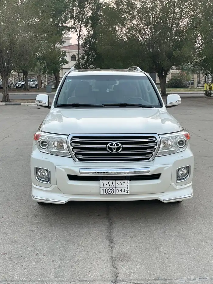 لاندكروزر 2015 بريمي فل كامل (مخزن) 2