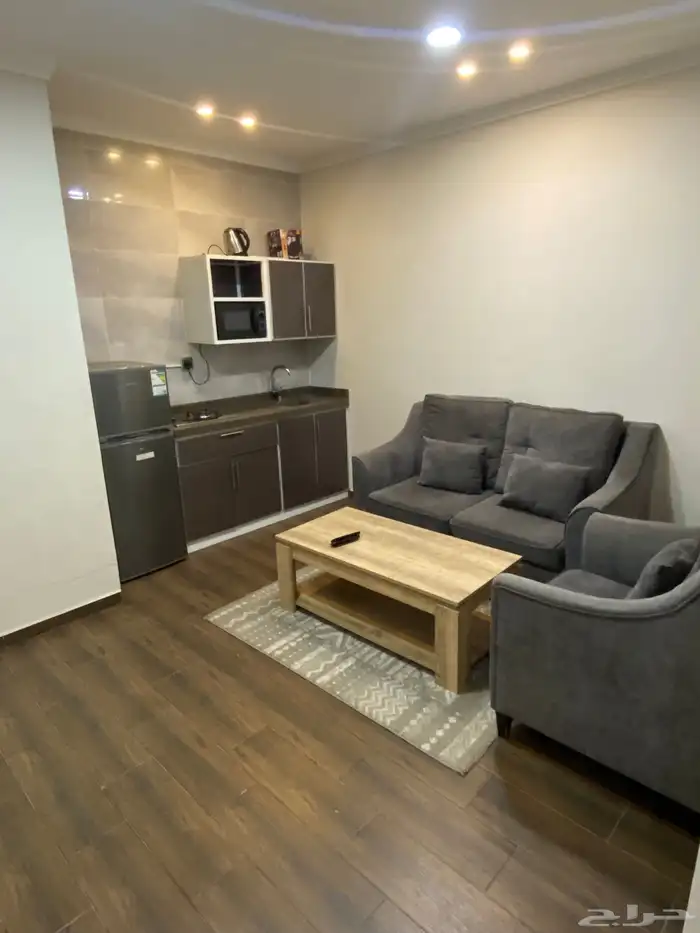 شقق وغرف مفروشه للايجار الشهري 0