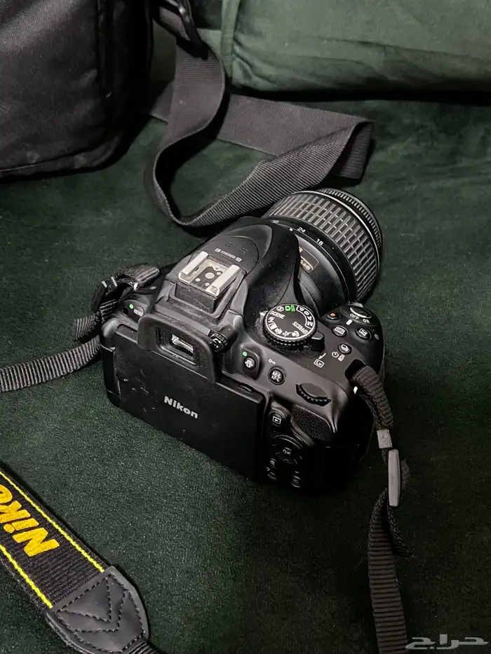 للبيع كاميرا Nikon D5200 3