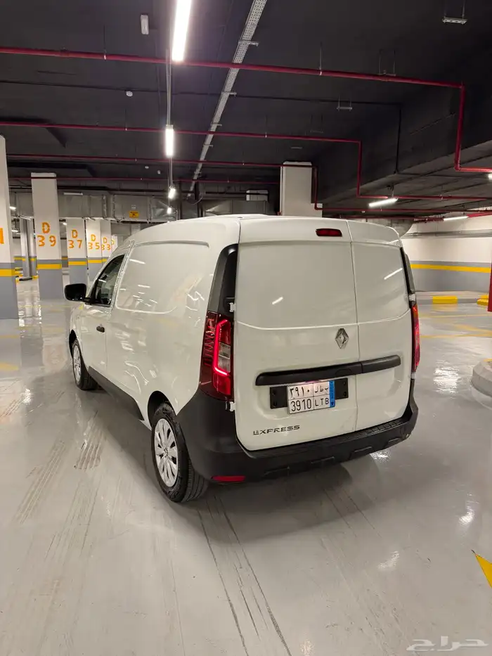 رينو VAN 7