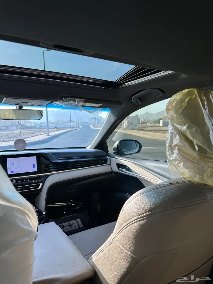 للبيع كامري 2025 LE بنزين ابيض لؤلؤي 32