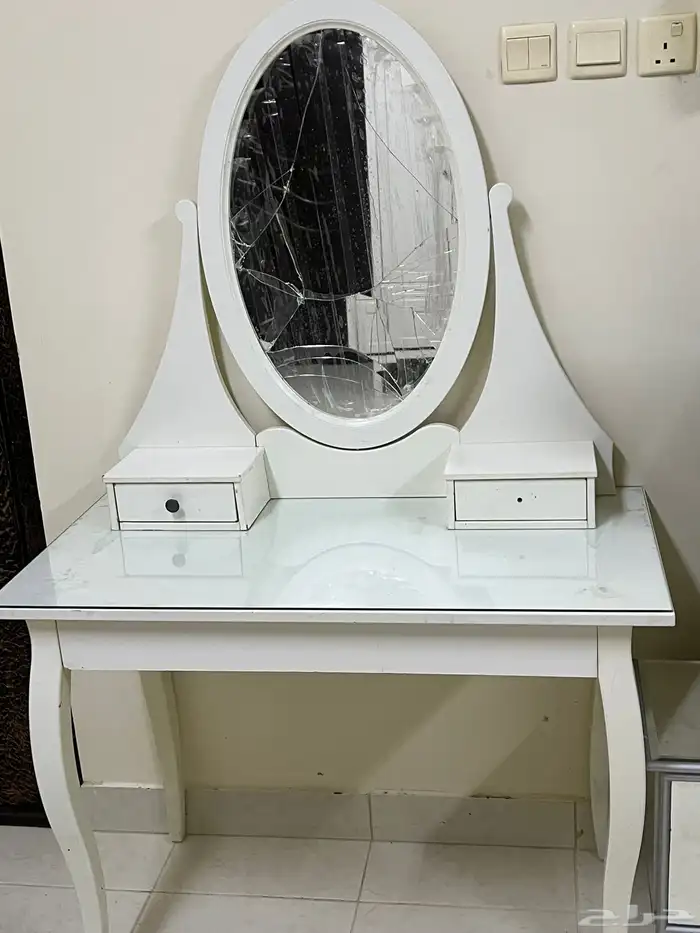 غرفه اطفال من ايكيا سرير ودولاب وتسريحه 2