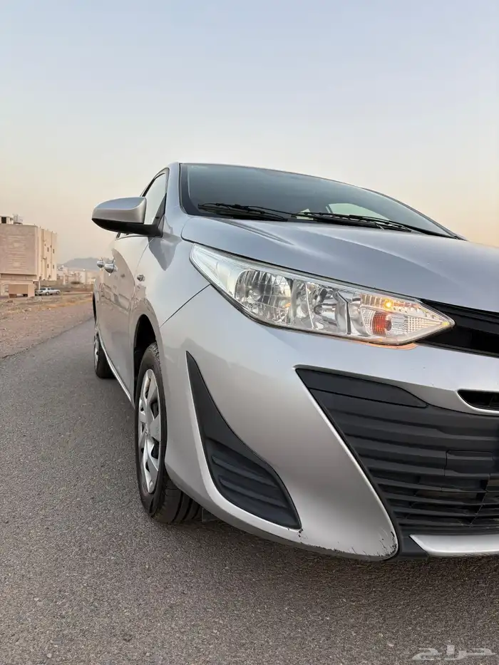 للبيع يارس Y 2019 فضي ممشى 87 الف كيلو بدي وكالة نظيفة 1