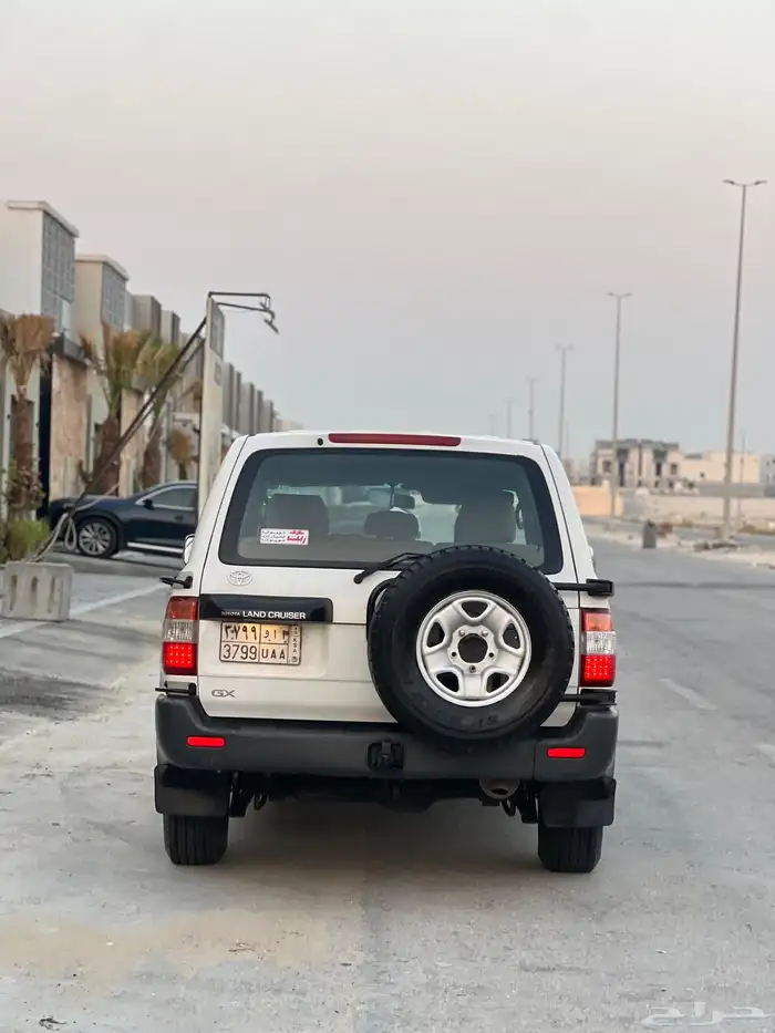 لاندكروزر GX قير عايدي وسبير علاق 4