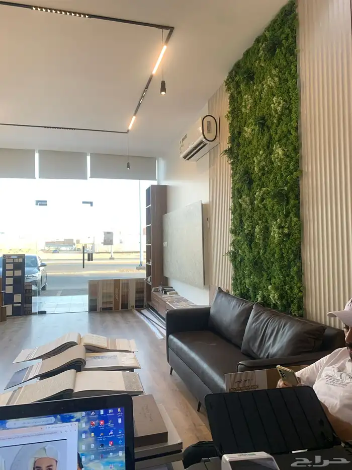 معرض ديكورات متكامل بحي الرياض جده 1