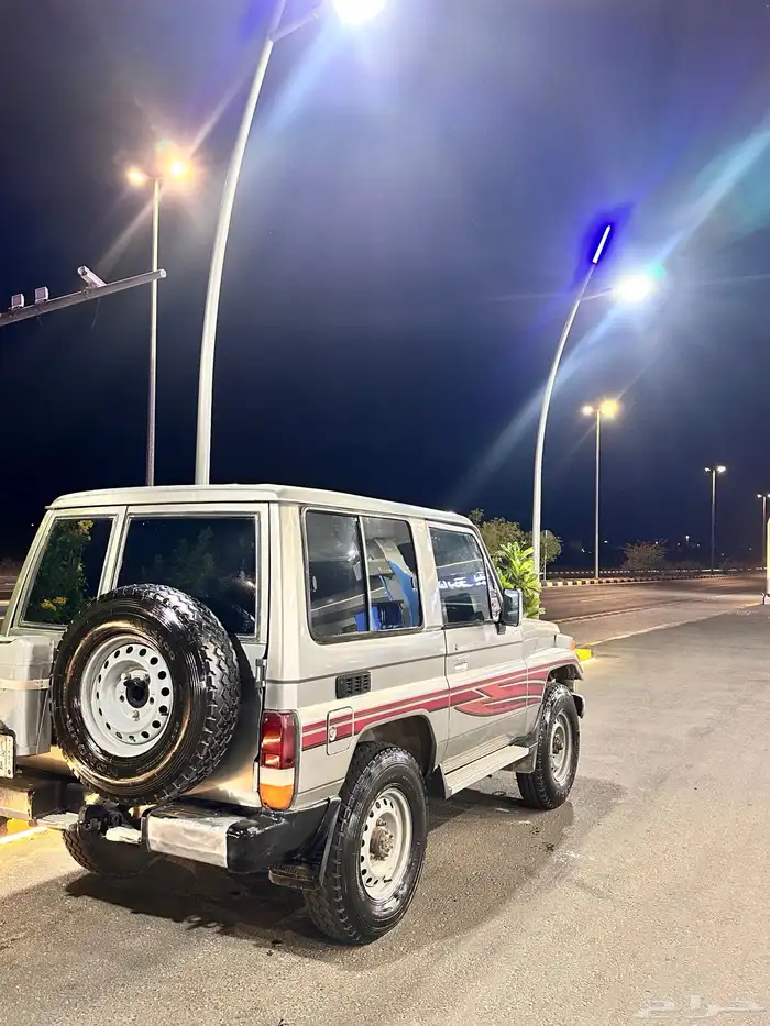 جيب ربع 2001 0